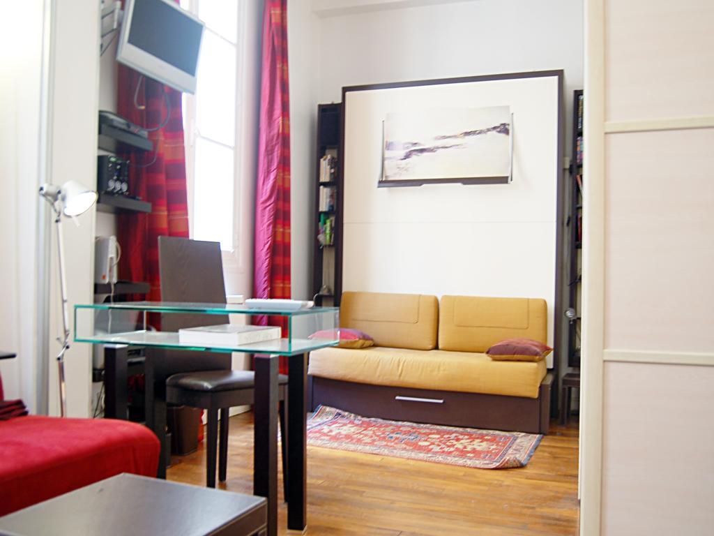 Apartment Louvre Paris Room photo