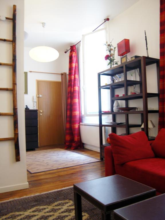 Apartment Louvre Paris Room photo